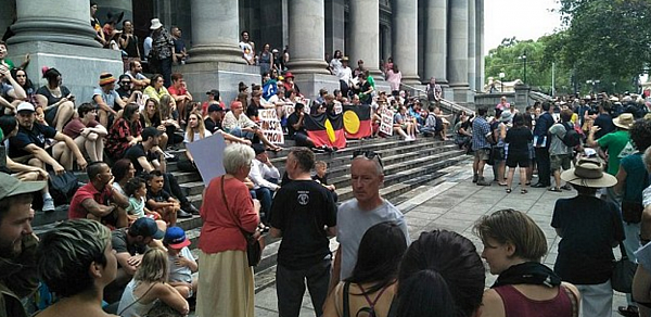 数万土著涌入墨尔本CBD抗议示威！疯狂抵制澳洲日 扬言要将澳洲“夷为平地”（组图） - 8