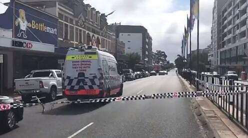 悉尼Maroubra Junction突发枪击事件！警员被刺严重受伤 歹徒被当场击毙（组图/视频） - 2