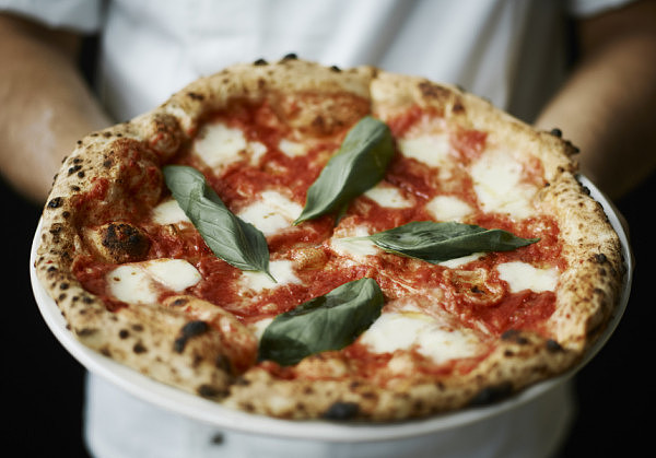 意大利球迷看过来！悉尼这家餐厅可以买周边、吃正宗意式披萨！（图） - 1
