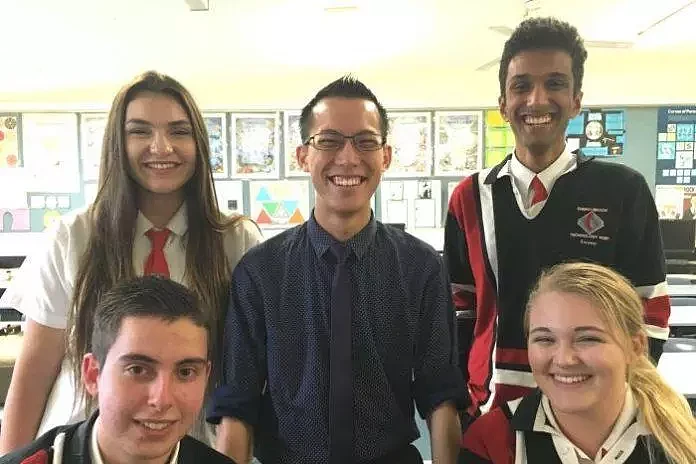首位华裔教师登上澳国庆节演讲！曾因种族歧视被孤立，现在当选“2018年度英雄”！ - 6