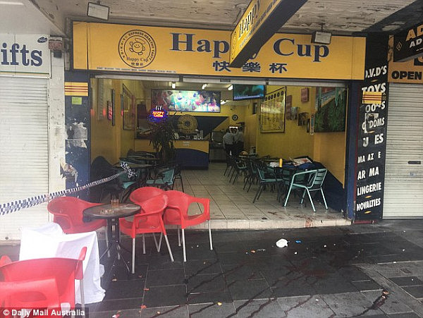 48872F7B00000578-5318539-Mr_Ho_s_widow_visited_the_Happy_Cup_Cafe_pictured_for_the_first_-a-62_1517016660176.jpg,0