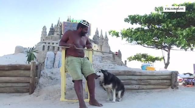 巴西男子海滩自建沙城堡封王 生活22年未交一分钱房租 - 3
