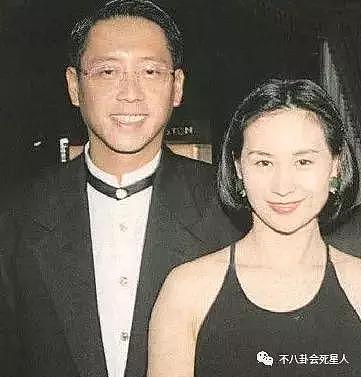 都说赌王女儿个个貌美如花，但他的外孙女更惊为天人