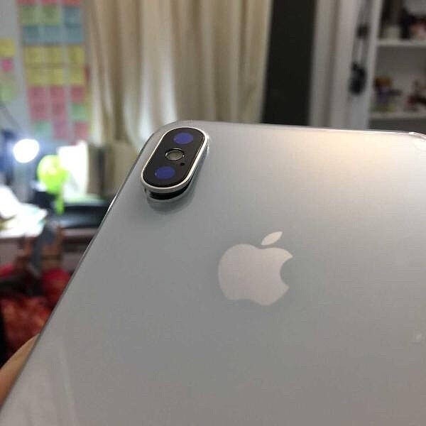iPhone X镜头盖掉落第二起！苹果质量频出，库克求解释 - 1