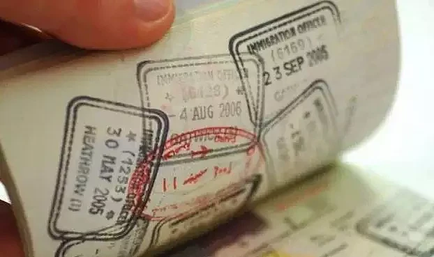 英国签证或大改？IAG总裁呼吁：开放十年签，降低价格，向中国留学生父母发放签证 - 18