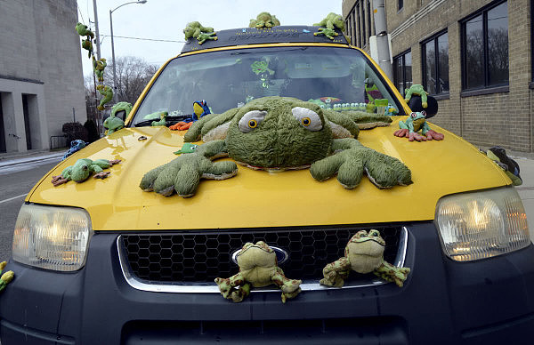美国女子开车带“蛙儿子”旅行，演绎真实版“旅行青蛙” - 2