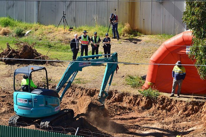 昨天，全澳直播一场挖掘行动，目标是3个孩子的骸骨，盼了52年的真相终究带不回那个纯真的年代了!（组图） - 38