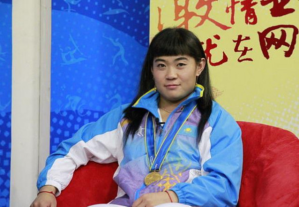 举重名将为他国夺金牌否认中国人身份，如今曝出禁药丑闻被禁赛 - 5