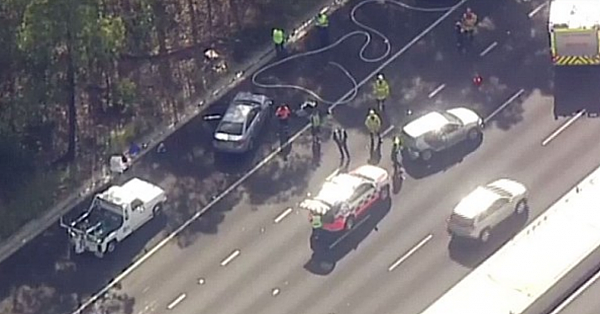 悉尼M4今晨发生追尾事故 事发地点出现大规模拥堵 车龙长达12公里（图） - 1