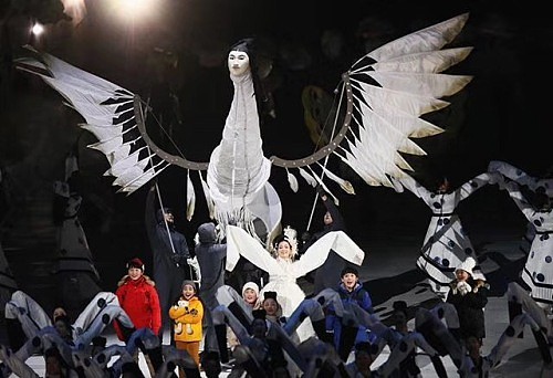 日本网友:昨晚的冬奥会开幕式，这货把孩子吓哭了… - 1