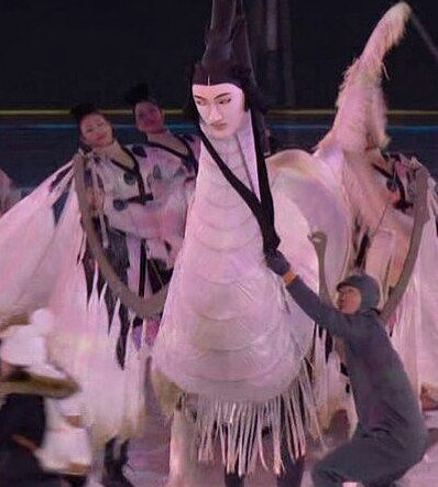 日本网友:昨晚的冬奥会开幕式，这货把孩子吓哭了… - 16