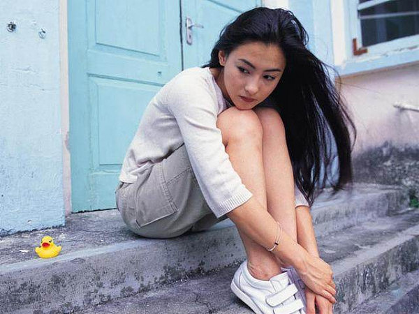 她是张柏芝闺蜜，17岁被男友下药失去第一次，还跟谢贤演过床戏！ - 1