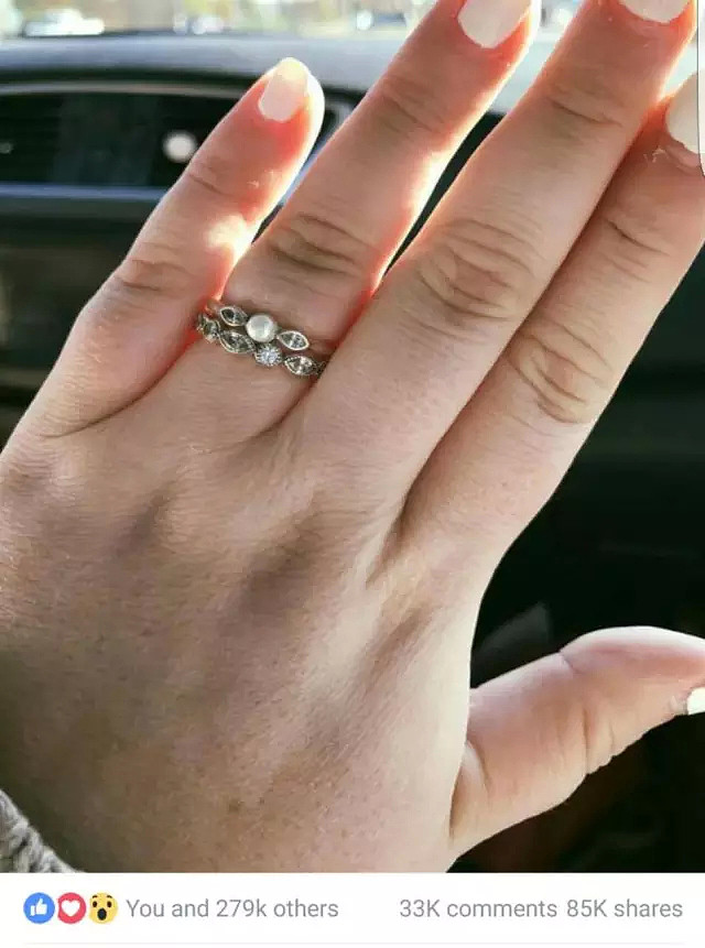 穷小伙带女友去买$130的求婚戒指，竟被潘多拉店员奚落羞辱！网友的反攻暖化了… - 9