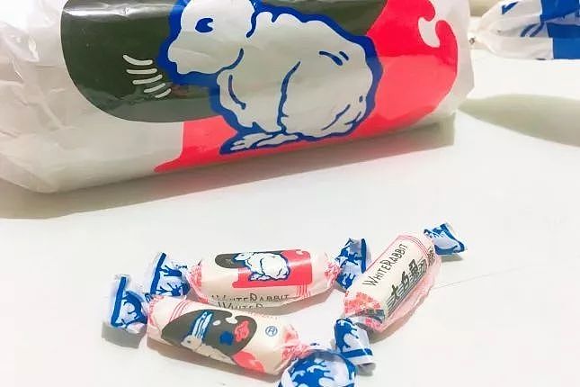 这也行？中国留学生带大白兔奶糖，加拿大海关认定是兔肉！被列为黑名单7年 - 4
