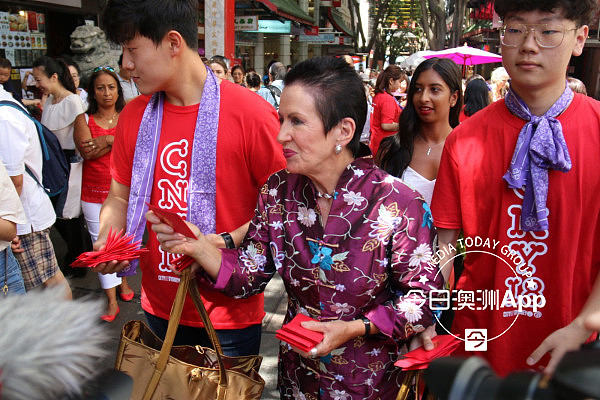 悉尼市长大年初一唐人街拜年！沿街发红包，与华人共庆狗年春节（组图） - 10