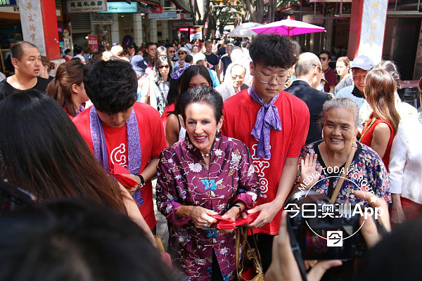 悉尼市长大年初一唐人街拜年！沿街发红包，与华人共庆狗年春节（组图） - 9