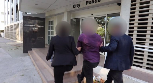 悉尼妓院遭警方突击搜查 男子涉嫌强迫她人卖淫遭逮捕 律师：被告是模范公民！ - 4