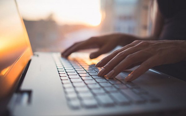 women-on-laptop-770x480.jpg,0