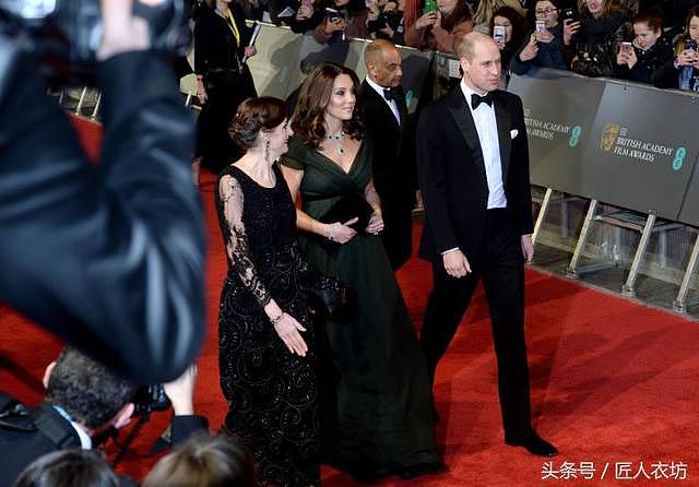 新年凯特王妃穿宝石绿长裙出席活动，虽然美艳全场却遭媒体指责
