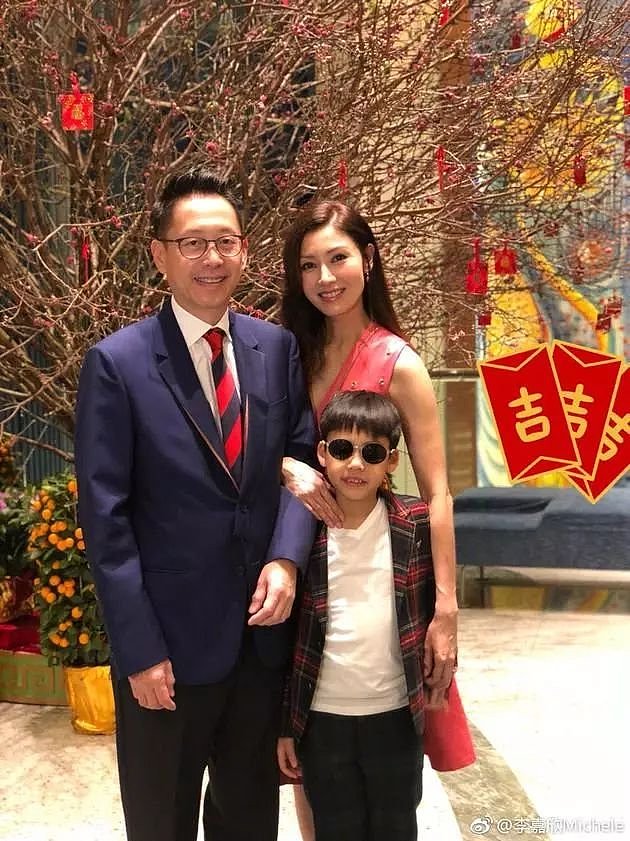 嫁给赵丽颖哥哥，隐婚七年，婚礼豪华轰动香港，她才是娱乐圈最幸福的豪门媳妇 - 1