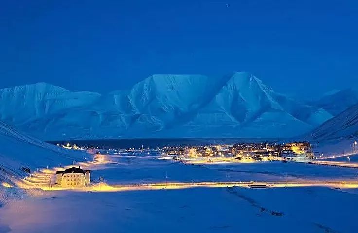 这座北极圈禁止生死的极美之城，中国公民无需签证便可自由出入
