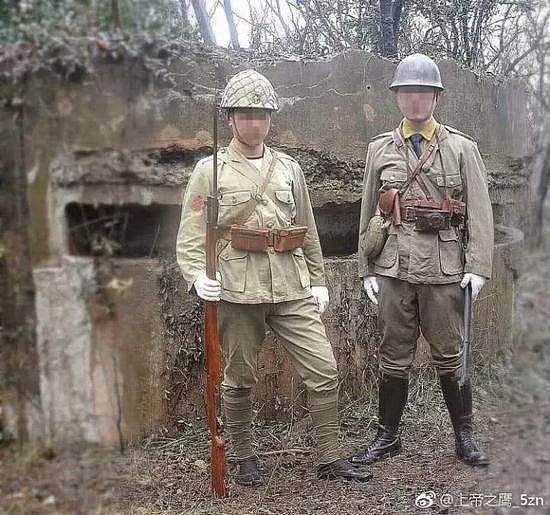 网曝2名男子穿日本军装 在南京抗日先烈英灵前拍照