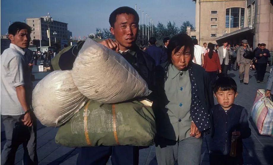 没PS过的中国有多美？为拍下这些老照片，老外连派出所都不怕 - 10