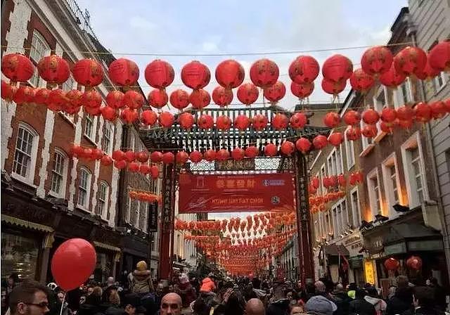 英国景区搞中国春节活动惨不忍睹，遭当地人狂怼：花钱就看这些？