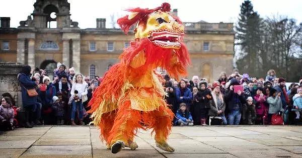 英国景区搞中国春节活动惨不忍睹，遭当地人狂怼：花钱就看这些？