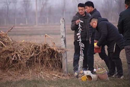 博士春节返乡:老家仍保留客人来了女人不上桌习惯