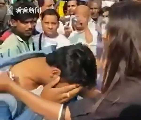 勇敢反击！印度女生路上遭猥亵 忍无可忍抓住色狼游街示众 - 3