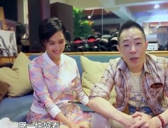 黄贯中抱怨老婆朱茵 从来不问我爱不爱她 而是问你觉得哪件好看