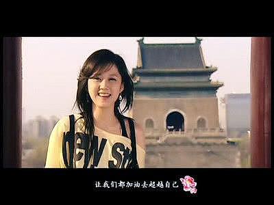 10年前，她在奥运会唱《北京欢迎您》，因说错话而落魄