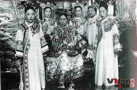 看看欧洲王室女子的真面貌，中国清朝的皇妃简直个个都美若天仙！