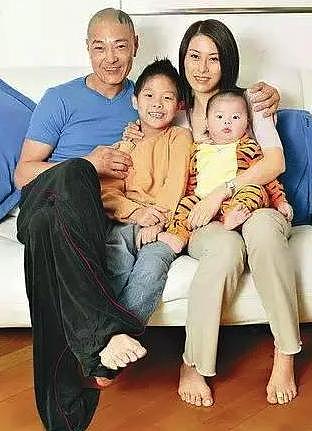 曾是亚洲小姐亚军，前夫是成龙保镖卢惠光，40岁保养得宜皮光肉滑