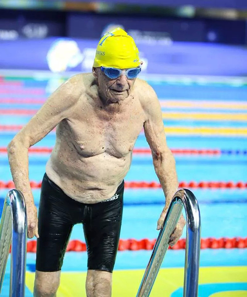 今天！澳洲一场比赛刷爆全球！99岁大爷打破男子50米自由泳世界记录！！ - 19