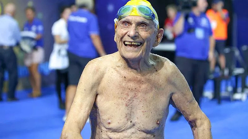 今天！澳洲一场比赛刷爆全球！99岁大爷打破男子50米自由泳世界记录！！ - 21