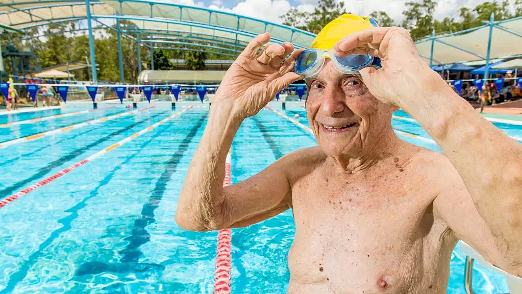 今天！澳洲一场比赛刷爆全球！99岁大爷打破男子50米自由泳世界记录！！ - 24