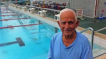今天！澳洲一场比赛刷爆全球！99岁大爷打破男子50米自由泳世界记录！！ - 25