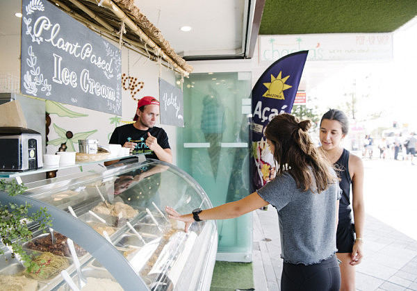 悉尼这家冰淇淋独具特色！老板创新“营养冰淇淋”！添加姜黄等营养成分，好看健康又美味！(组图) - 3
