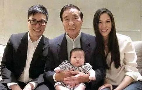 兄弟为争2000亿，一个让老婆8年生4子，一个去美国借腹生三胞胎 - 5