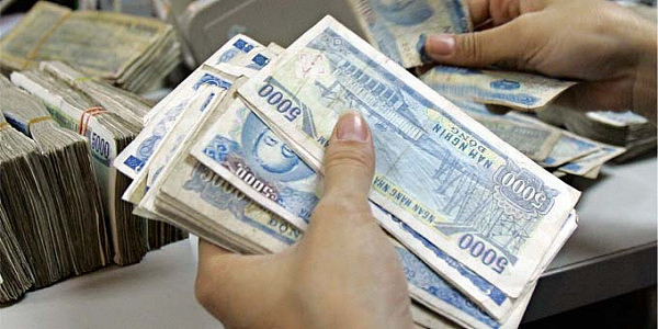 2013年9月底，越南银行系统坏账约142万亿越南盾，约合67亿美元。11111.jpg,0