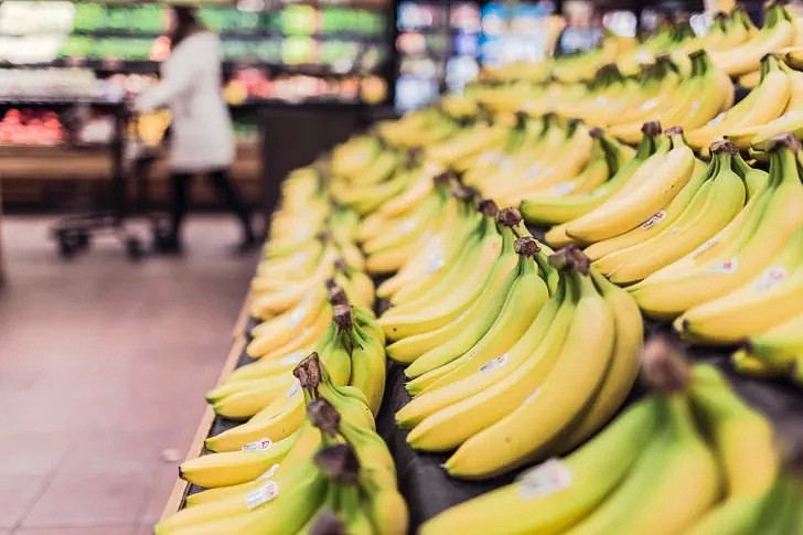 因为一张香蕉照片澳洲超市Woolworths惹众怒！网友猛批：“这TM是什么鬼！” - 5