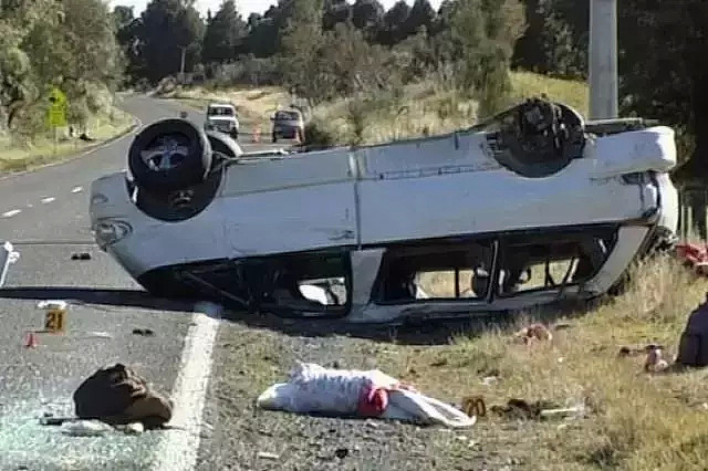 突发！中国旅游巴士侧面猛撞墨尔本蒸汽小火车！4人受伤，中国游客送院救治！（组图） - 33