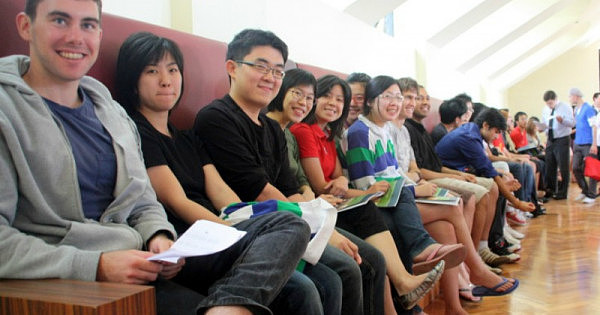 中国学生数量4年间暴增54%！澳洲留学生人数再创历史新高 去年涌入近80万学生 - 2