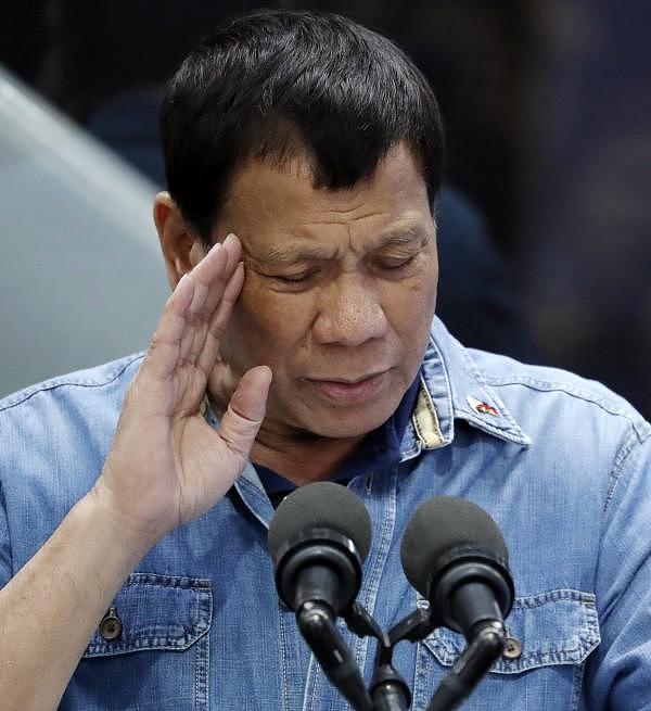 菲律宾总统：长子是流氓小儿子是花花公子 老了只能靠女儿了！