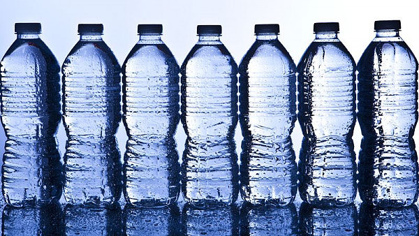 专家警告：几乎所有瓶装水都有问题！93%含多种污染物！澳洲多个知名品牌在列 - 3