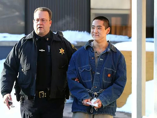 19岁华裔富二代连开数枪打死家暴父亲，法官疑其替母顶罪当庭释放 ​ - 9