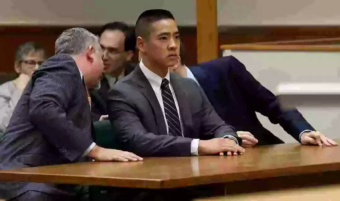 19岁华裔富二代连开数枪杀死父亲，法官却将他当庭释放！陪审团4人落泪，谜团重重... - 25