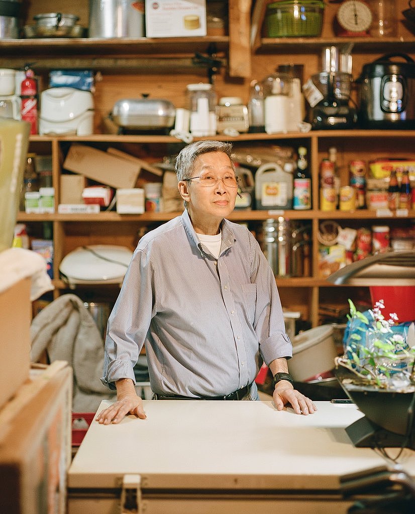Min Sang的老板杰罗米·萧在这家食杂店里工作了60多年。